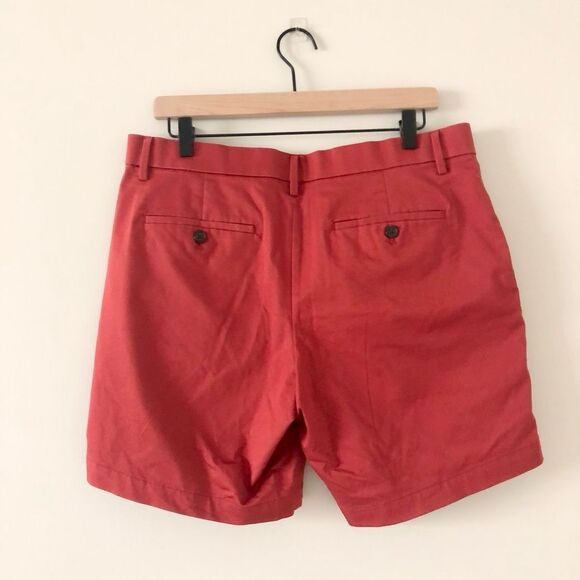 Banana Republic 7" Stretch Cotton Aiden Slim Short in Tango Red - Size 33 - Picture 3 of 5